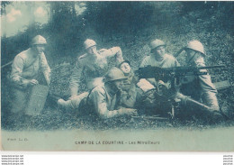  U10-23) CAMP DE LA COURTINE (CREUSE)  LES MITRAILLEURS - MITRAILLEUSE - ( 2 SCANS ) - La Courtine