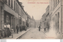 U18-62) AUDRUICQ - RUE SAINT MARTIN - ( ANIMEE - HABITANTS - 2 SCANS ) - Audruicq