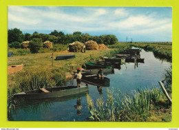 44 Dans La Grande Brière Vers Guérande N°1926 La Pêche à Bord Des BLAINS Barques Meules De Foin Ou Paille VOIR DOS - Guérande