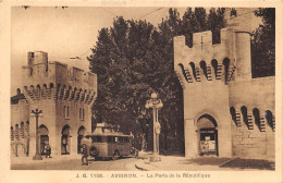 84-AVIGNON-LA PORTE DE LA REPUBLIQUE-N 6009-G/0277 - Avignon