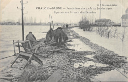 71-CHALON SUR SAONE-INONDATION 1910-EPAVES VOIE DES DOMBES-N 6010-B/0071 - Chalon Sur Saone