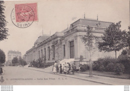 Y26-93) AUBERVILLIERS - SALLE  DES FETES - ( ANIMATION - PERSONNAGES  ) - Aubervilliers