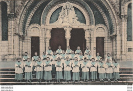 Y1-65) LOURDES - LES ENFANTS DE  LA MAITRISE -  ( 2 SCANS ) - Lourdes