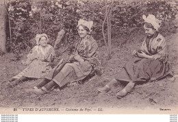 Y20-63) TYPES D'AUVERGNE - COSTUMES DU PAYS - ( 2 SCANS ) - Auvergne Types D'Auvergne