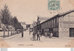 Y26-91) CORBEIL - LES HALLES - ( ANIMEE  - HABITANTS ) - Corbeil Essonnes
