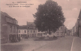 TERVUREN - TERVUEREN - Place De La Liberté Et Le Monument Aux Morts  Des Combattants - Tervuren