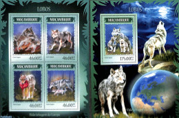 Mozambique 2014 Wolfs 2 S/s, Mint NH, Nature - Animals (others & Mixed) - Mozambique