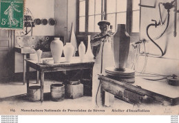 92) SEVRES - MANUFACTURE NATIONALE DE SEVRES -  ATELIER D '  INSUFLATION - Sevres