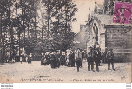 Z2-29) PLOUGASTEL - DAOULAS (FINSTERE) LA PLACE DE L ' EGLISE UN JOUR DE PARDON  - ( ANIMEE ) - Plougastel-Daoulas