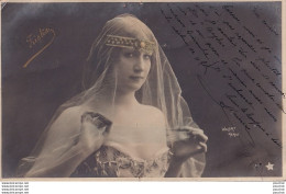 Z15- ARTISTE FEMME - FRAU - LADY - FRISKA  - PAR  WALERY  , PARIS - (OBLITERATION DE 1903 - 2 SCANS) - Entertainers