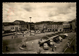 55 - LIGNY-EN-BARROIS - PLACE DE LA REPUBLIQUE - Ligny En Barrois