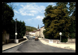 55 - LIGNY-EN-BARROIS - LE PONT SUR L'ORNAIN ET LA RUE DE STRASBOURG - Ligny En Barrois