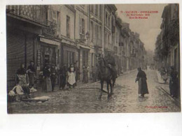 49 SAUMUR Inondation Novembre 1910 Rue St Nicolas, Cavalier - Saumur