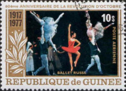 Guinée (Rep) Avion Obl Yv:134/135 60.Anniversaire De La Révolution D'Octobre (Beau Cachet Rond) - Guinee (1958-...)