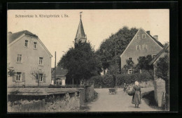 AK Schmorkau I. Sa., Strassenpartie Mit Blick Zur Kirche  - Autres & Non Classés