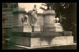 ITALIE - MILANO - CIMITERO MONUMENTALE - MONUMENTO FAMIGLIA DALL'OVO - SCULTORE LUIGI SECCHI' - Milano