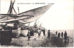 FR66 LE BARCARES - Navarro - La Plage - Barques De Pêche - Animée - Belle - Port Barcares