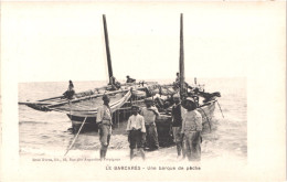 FR66 LE BARCARES - Brun - Un Barque De Pêche - Gros Plan - Animée - Belle - Visvangst