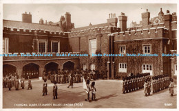 R177253 Changing Guard. St. James Palace. London. 302. Valentines. RP - Monde