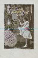 R176499 Greeting Postcard. Many Happy Returns Of The Day. A Girl Near The Swing. - Monde