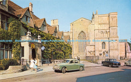 R177267 The Old Bell And West Front Of The Abbey. Malmesbury. Plastichrome. W. R - Monde