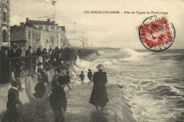 LES SABLES D'OLONNE  Effet De Vagues Au Phare Touge Belle Animation RV - Sables D'Olonne