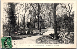 86 POITIERS  Carte Postale Ancienne [REF / 59226] - Other & Unclassified