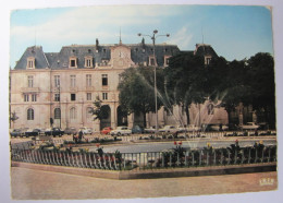 FRANCE - MEURTHE ET MOSELLE - NANCY - Le Jet D'Eau De La Place Carnot Et Le Palais De L'Université - Nancy