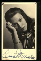 AK Schauspielerin Anna Dammann Mit Aufgestütztem Kopf, Mit Original Autograph  - Actors