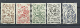 HOLANDA   YVERT  530/34   MH  * - Unused Stamps