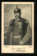 AK Paul Von Hindenburg In Uniform Mit Fernglas  - Personnages Historiques