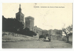 Vaucluse , Avignon , Cathérale Des Dom Et Palais Des Papes - Cabrieres D'Aigues