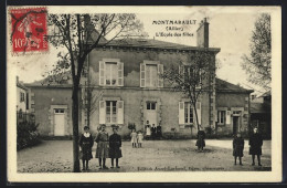 CPA Montmarault, L`Ecole Des Filles  - Other & Unclassified