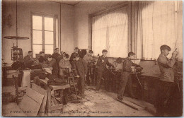 45 PITHIVIERS - Ecole Saint Gregoire, Atelier De Travail Manuel. - Pithiviers