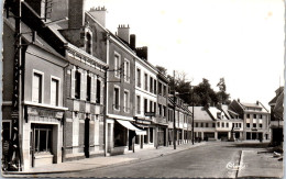 60 BRETEUIL SUR NOYE - La Rue De La Republique  - Breteuil