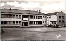 61 TRUN - Vue Sur L'hotel De Ville Et Salle Des Fetes. - Trun