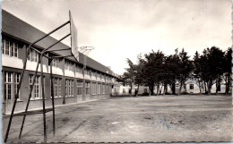 29 GUISSENY - Ecole Sacre Cœur, Cour Et Ateliers - Autres & Non Classés