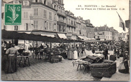 78 MANTES - Le Marche Sur La Place De L'hotel De Ville - Mantes La Jolie