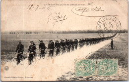 MILITARIA - Bataillon De Cycliste En Colonne Par Trois  - Other & Unclassified