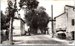 81 GUITALENS - La Poste Et Avenue De Lavaur. - Otros & Sin Clasificación