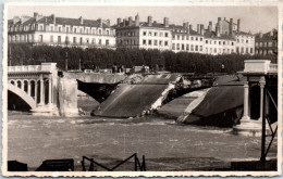 69 LYON - CARTE PHOTO - Pont Wilson Detruit Sept 1944 - Other & Unclassified