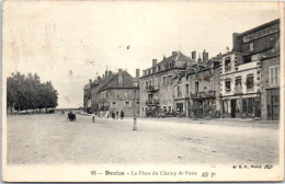 58 DECIZE - La Place Du Champ De Foire. - Decize