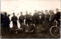 12 CAMP DU LARZAC - CARTE PHOTO - Groupe De Militaires  - Autres & Non Classés