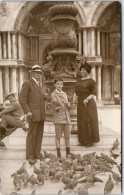 Italie - VENIZE - CARTE PHOTO - Une Famille Aout 1913 - Autres & Non Classés