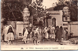 TUNISIE - TUNIS - La Sortie Du Cimetiere. - Tunisie