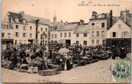 27 EVREUX - La Place Du Marche Neuf Un Jour De Marche - Evreux