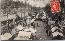 58 COSNE SUR LOIRE - La Place Un Jour De Marche.  - Cosne Cours Sur Loire