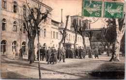 33 BORDEAUX -- Hopital Militaire, La Cour Interieure  - Bordeaux