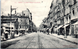 54 NANCY - La Rue Saint Dizier Et Les Halles. - Nancy