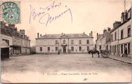 28 CLOYES - Place Gambetta, Hotel De Ville  - Cloyes-sur-le-Loir